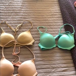 Lot of Victoria Secret bras 32A